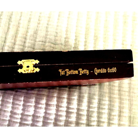 Fat Bottom Gordito Wooden Cigar Box - Picture 2 of 4